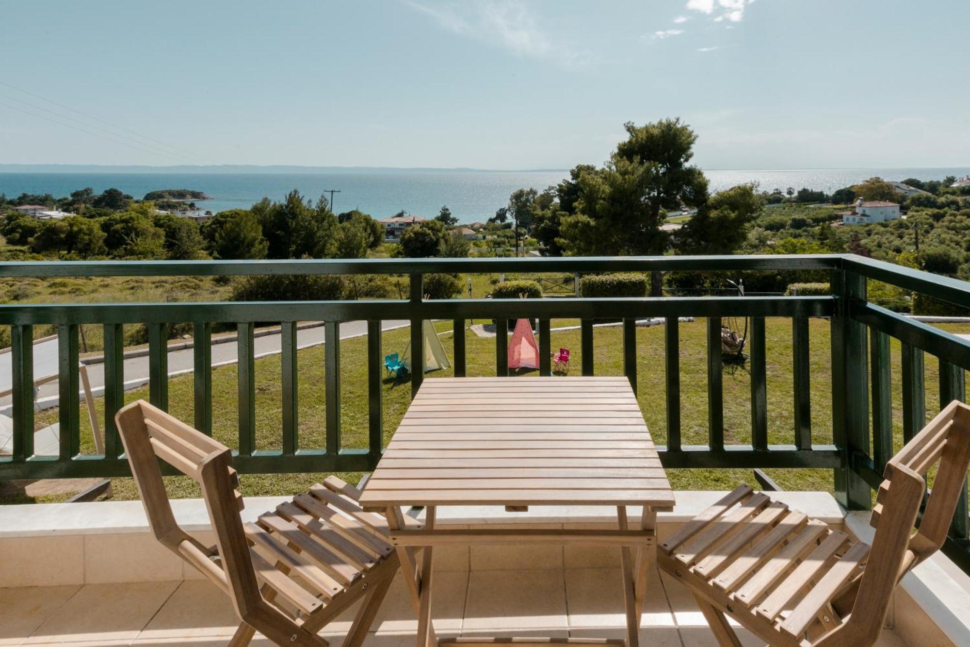 Pine In The Sea Nikiti-Sithonia Apartment Exterior photo